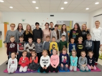 Zdjęcie: Czytanie bajek w przedszkolu